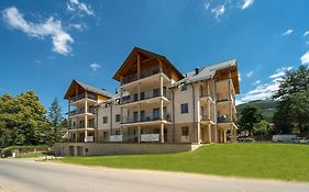 Subtelne i Stylowe Apartamenty Sun Seasons 24 w Karpaczu z Umeblowanym Balkonem by Noclegi Renters